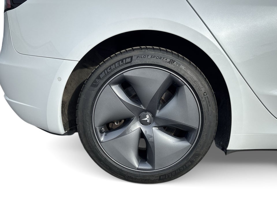 Tesla Model 3 Standard Range+ RWD 4d