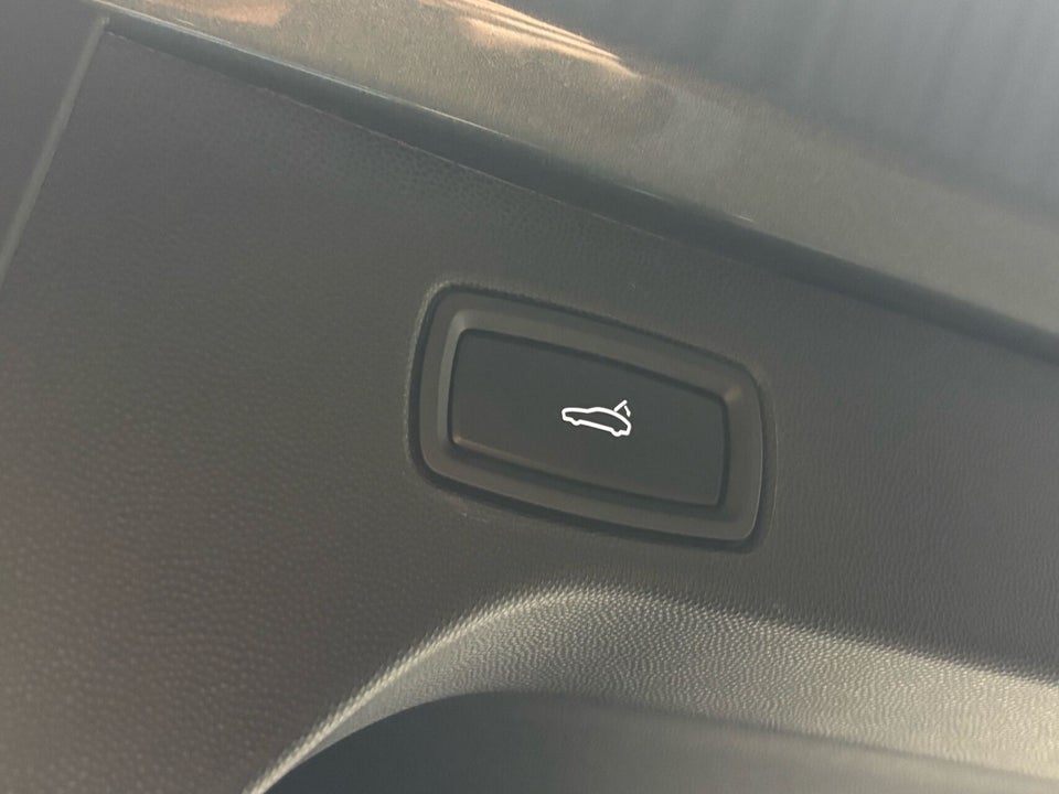 Porsche Macan Turbo 5d