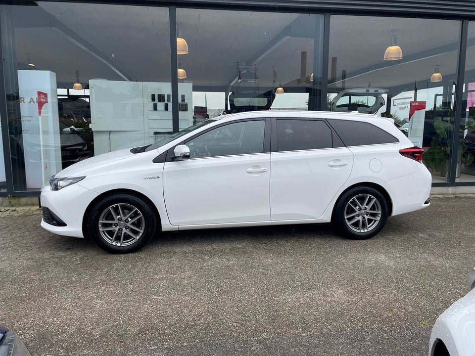 Toyota Auris 1,8 Hybrid H2 Comfort Touring Sports CVT 5d