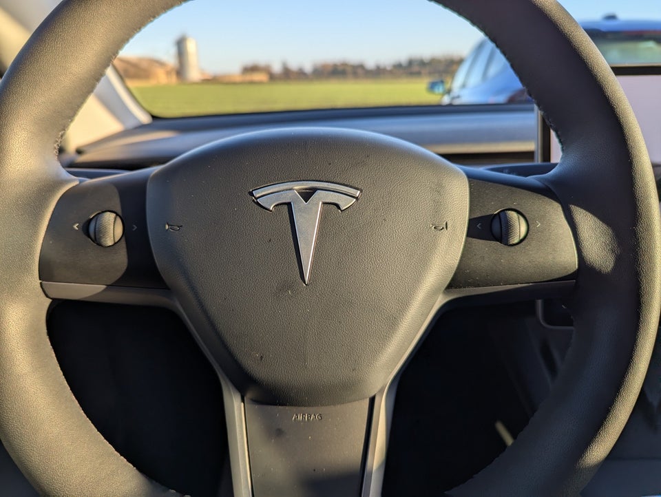 Tesla Model Y Long Range AWD 5d