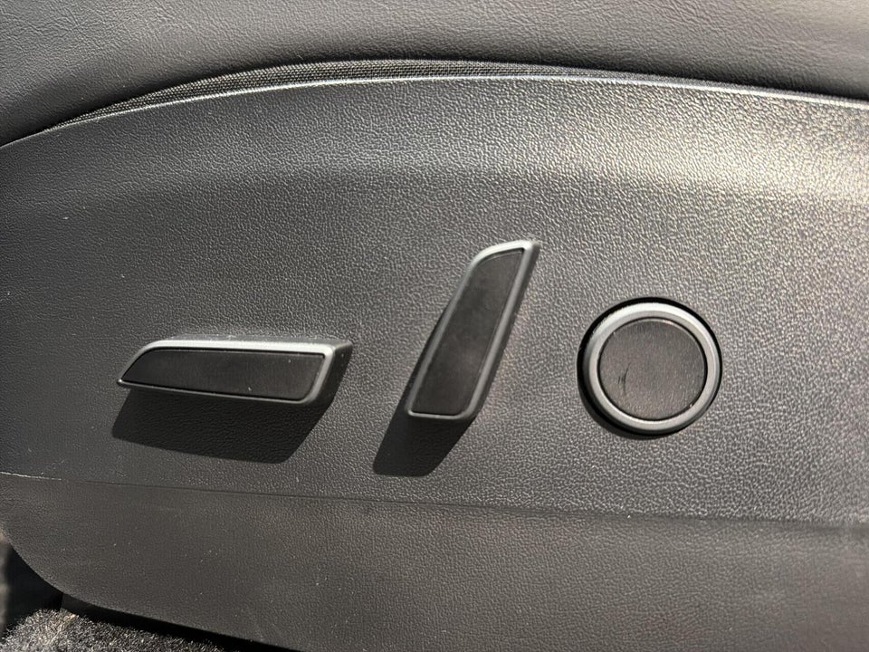 Tesla Model Y Long Range AWD 5d