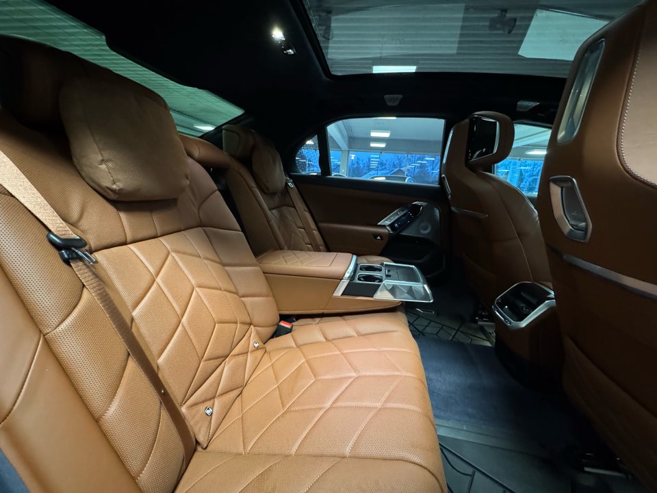 BMW i7 xDrive60 M-Sport 4d