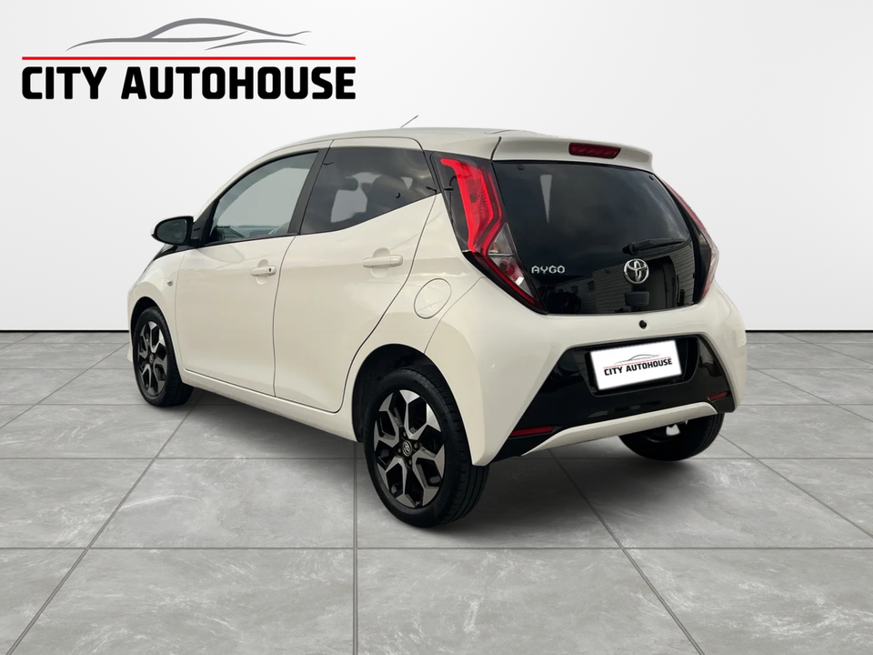 Toyota Aygo 1,0 VVT-i x-press 5d
