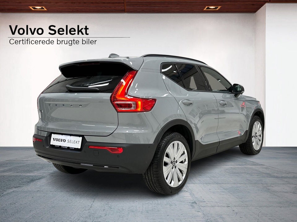 Volvo EX40 Standard Range Core 5d