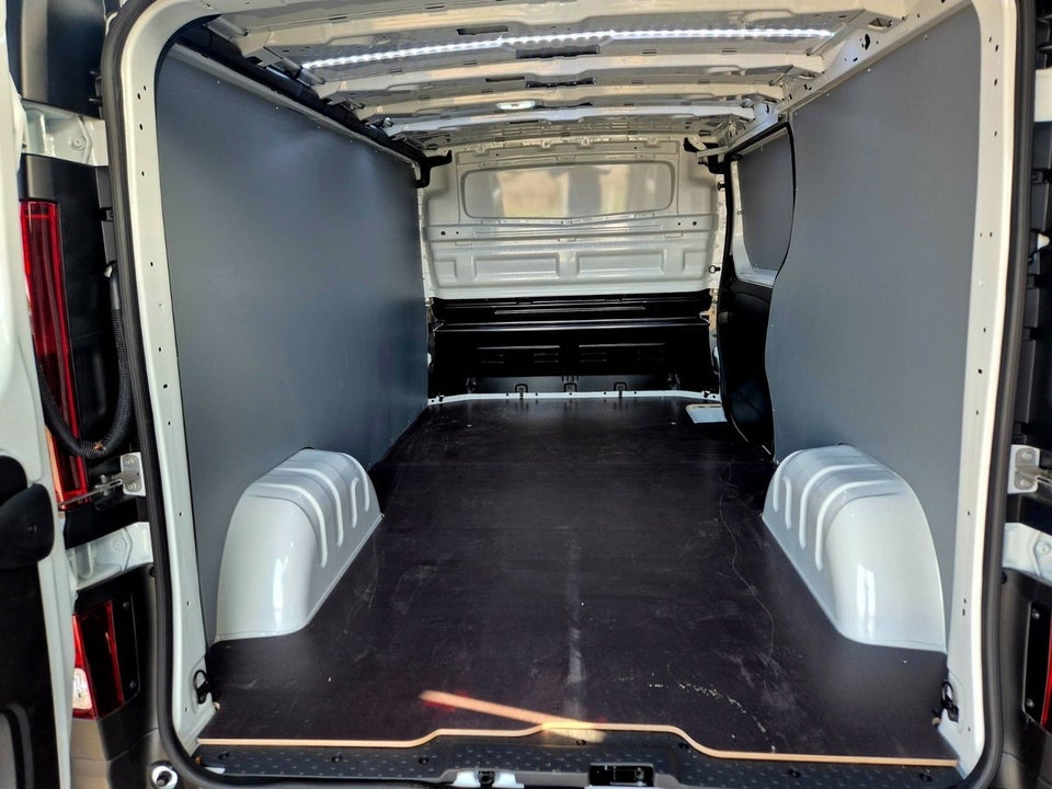 Renault Trafic 2,0 dCi 130 L2H1