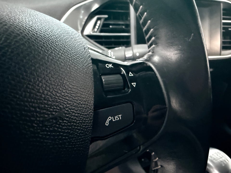 Peugeot 308 1,5 BlueHDi 130 Style 5d