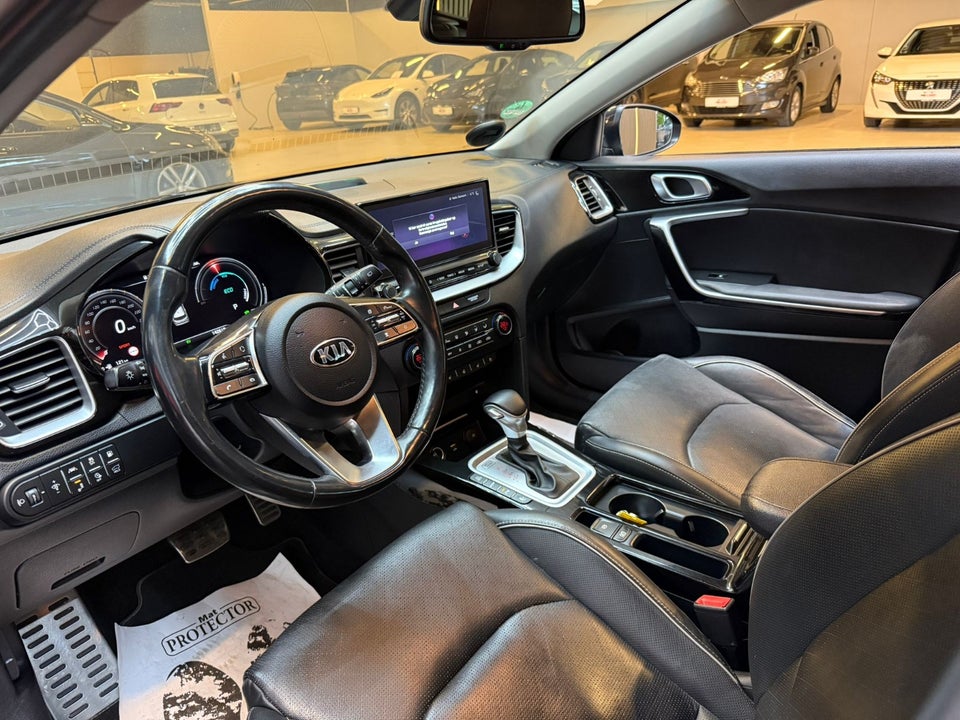 Kia Ceed 1,6 PHEV Upgrade Intro SW DCT 5d