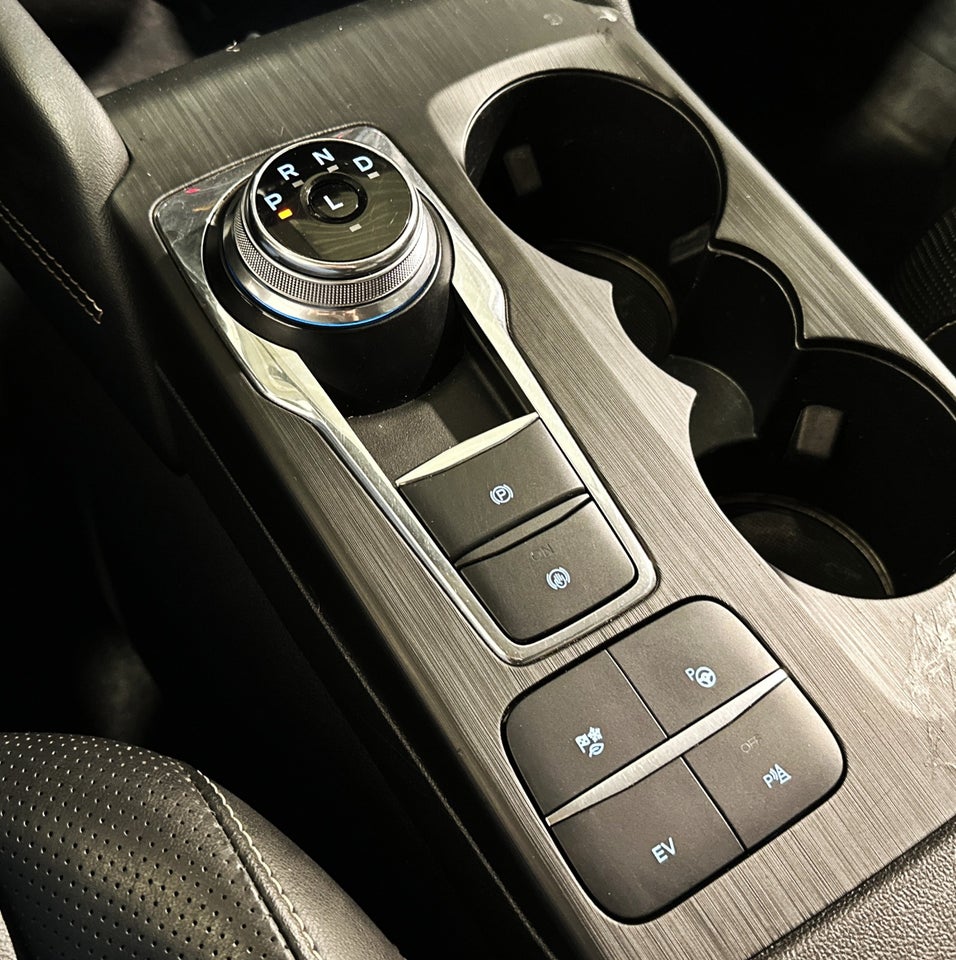 Ford Kuga 2,5 PHEV Vignale CVT 5d