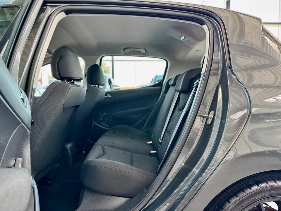 Peugeot 308 1,6 VTi Premium 5d