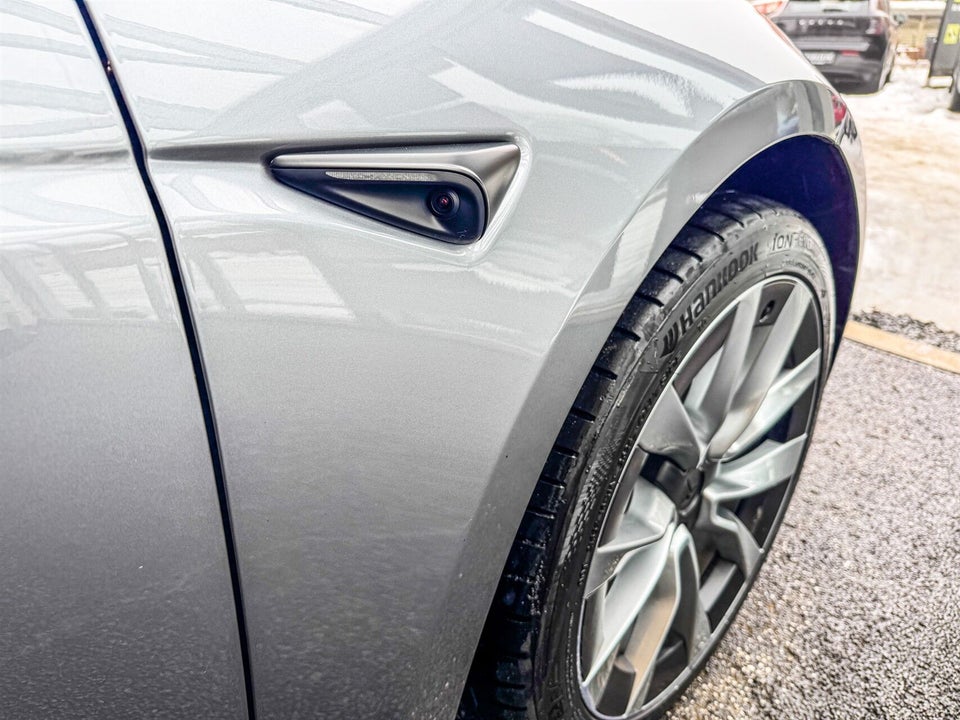 Tesla Model 3 Long Range AWD 4d