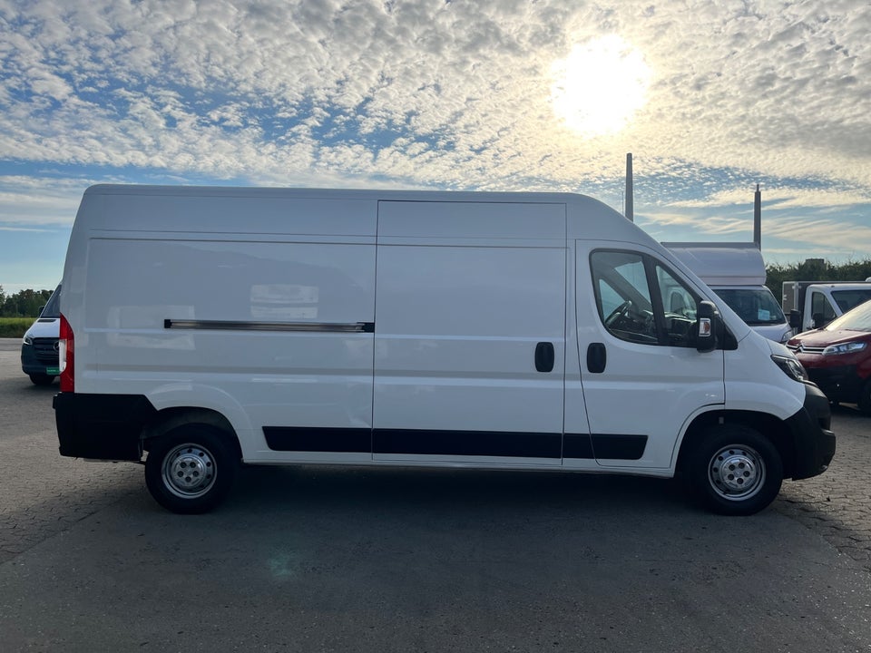 Peugeot Boxer 435 2,2 BlueHDi 165 L3H2 Premium