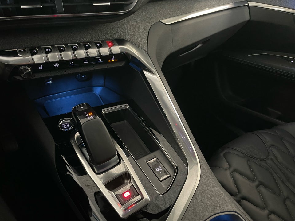 Peugeot 3008 1,6 Hybrid Allure Pack Limited EAT8 5d