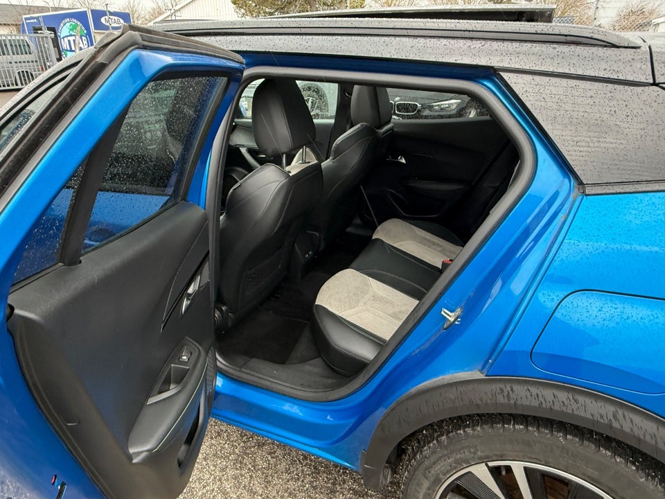 Peugeot e-2008 50 GT 5d