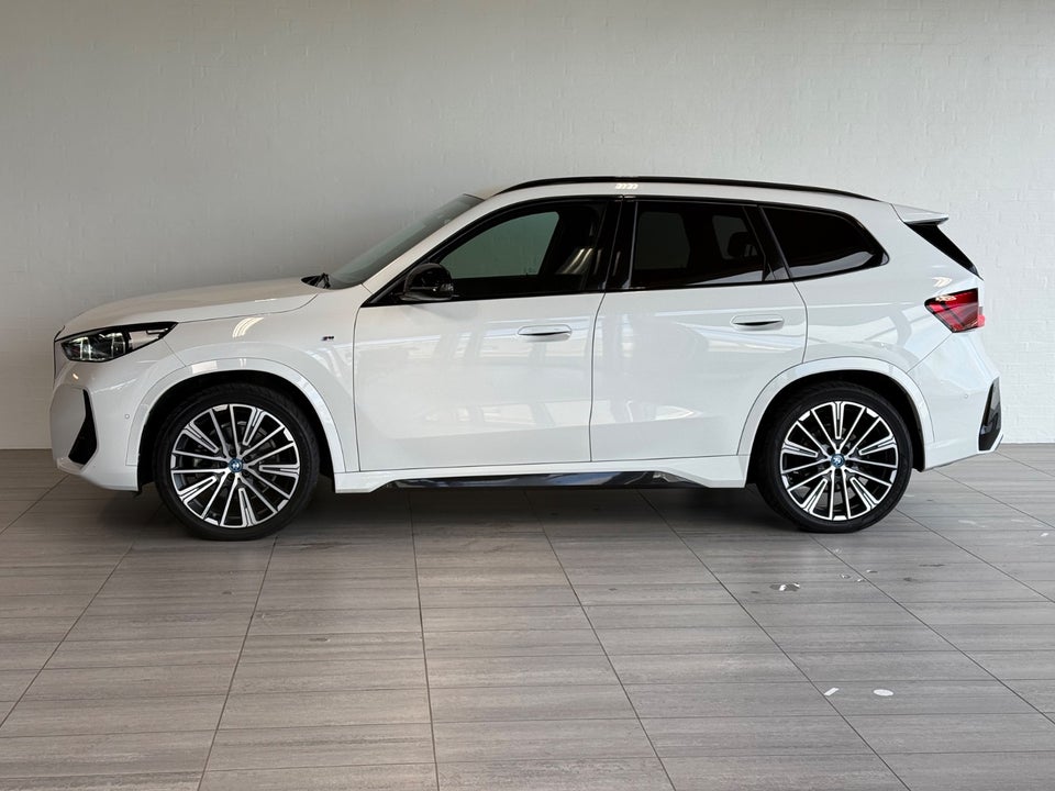 BMW iX1 xDrive30 Charged M-Sport 5d