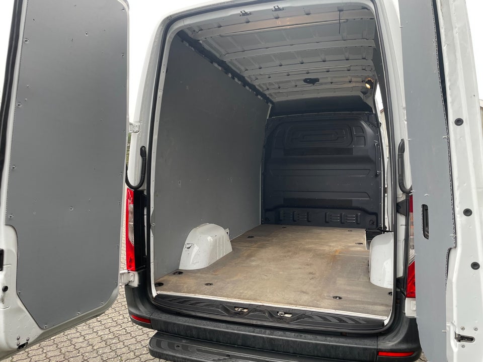 Mercedes Sprinter 319 3,0 CDi A2 Kassevogn aut. RWD
