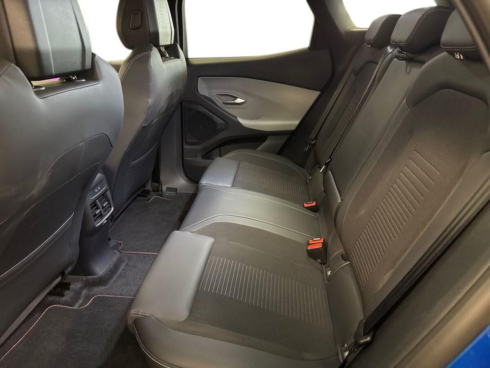 Ford Explorer 79 Premium Extended Range 5d