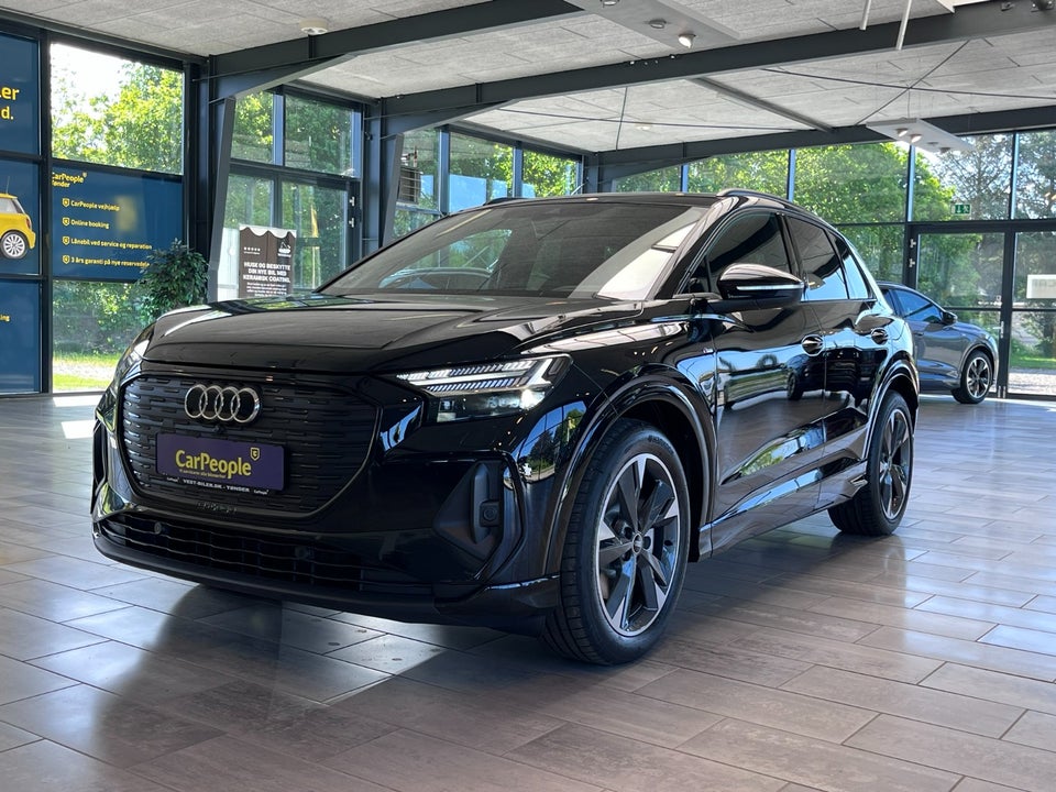 Audi Q4 e-tron 45 S-line quattro 5d