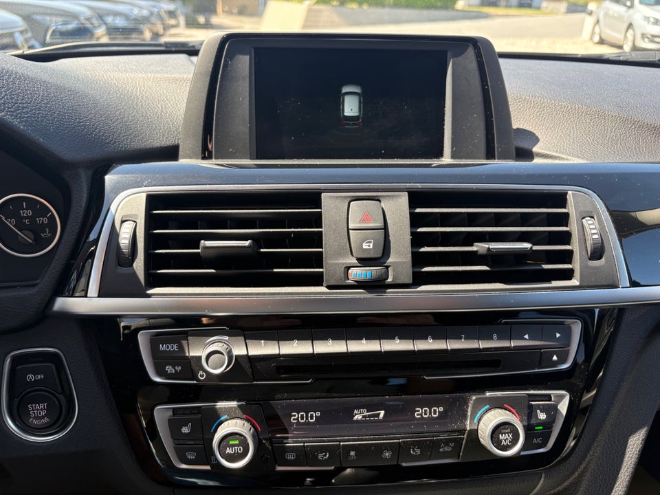 BMW 320i 2,0 Touring aut. 5d