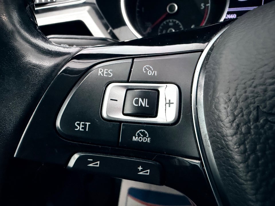 VW Touran 1,6 TDi 115 Comfortline 7prs 5d