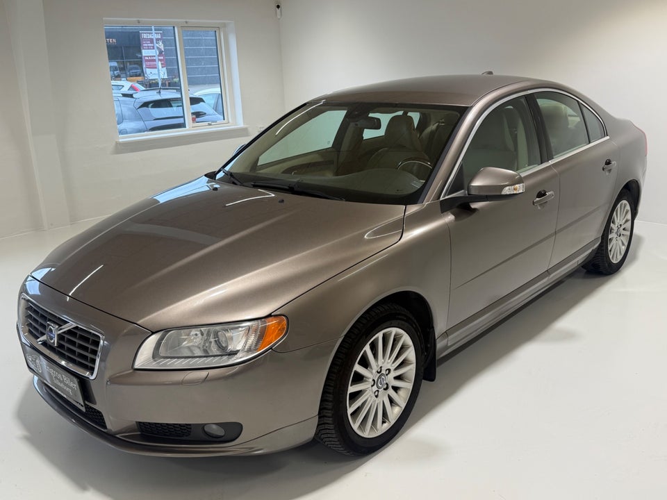 Volvo S80 2,5 T Momentum aut. 4d