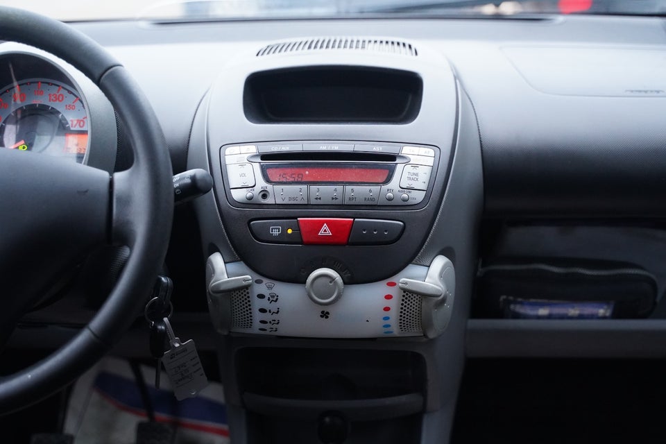 Peugeot 107 1,0 Active 5d