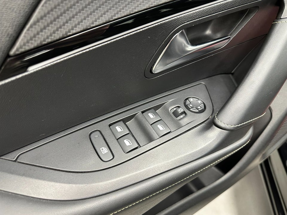 Peugeot e-2008 50 GT Pack 5d