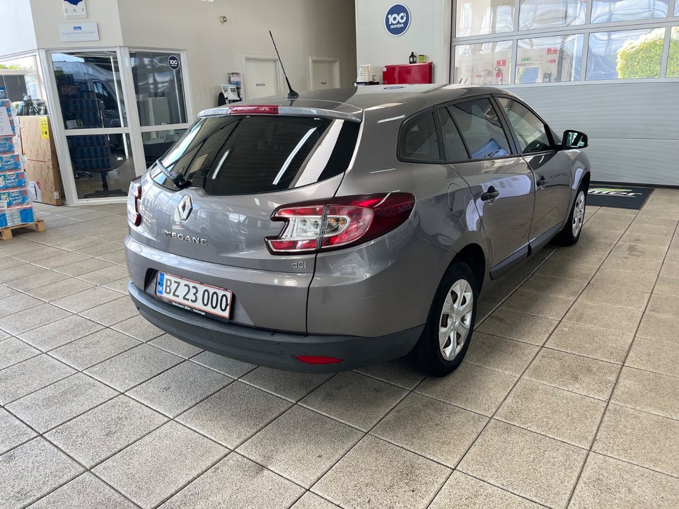 Renault Megane III 1,5 dCi 90 Authentique 5d