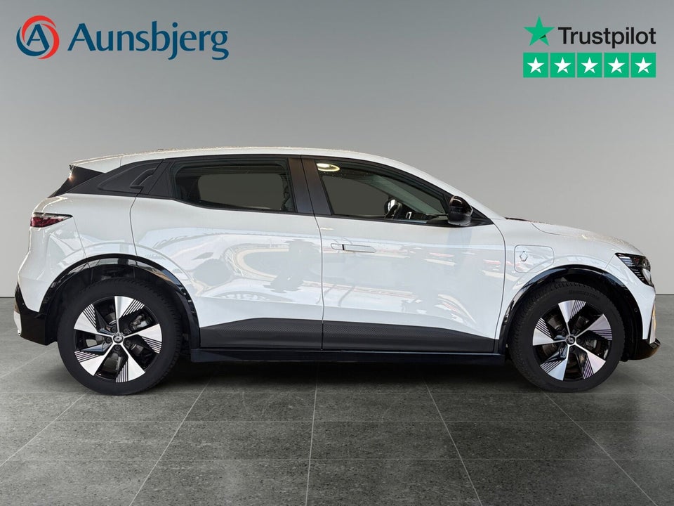 Renault Megane E-Tech 40 Equilibre 5d