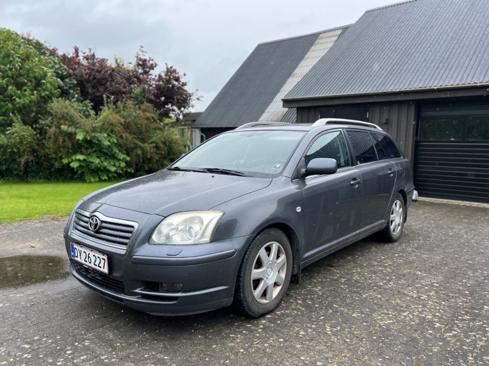 Toyota Avensis 2,0 D-4D Executive stc. 5d