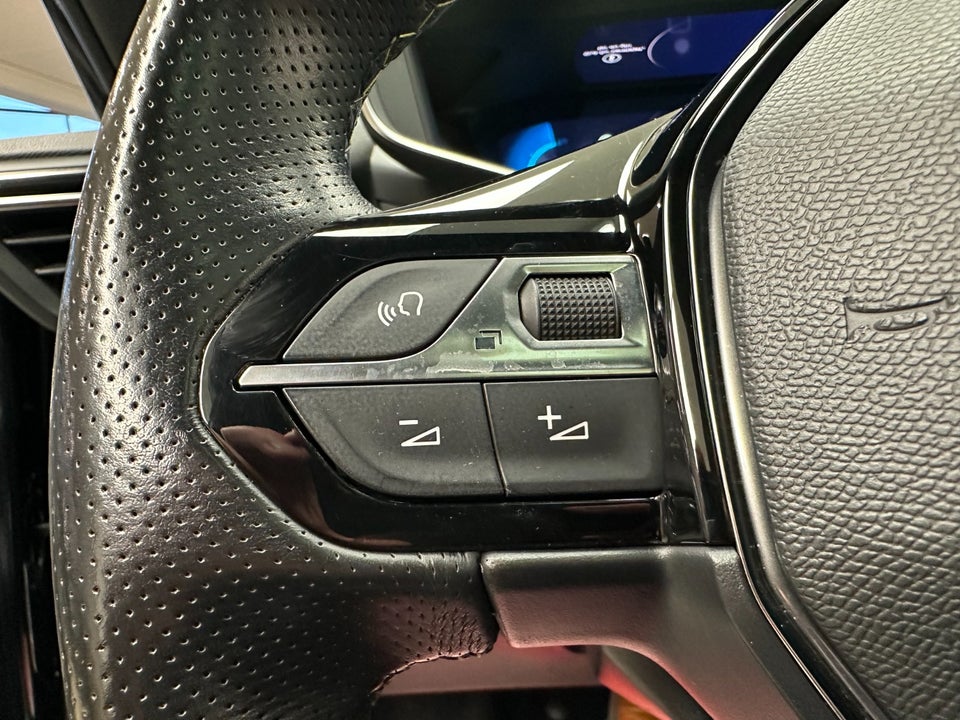 Peugeot e-2008 50 GT Pack 5d