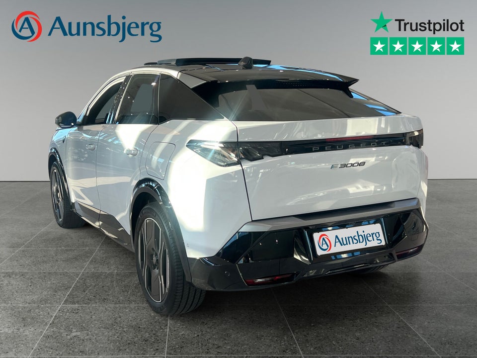 Peugeot e-3008 77 GT Pack 5d