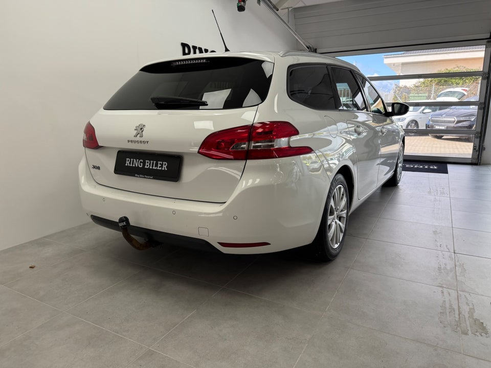 Peugeot 308 1,6 BlueHDi 120 Style SW 5d