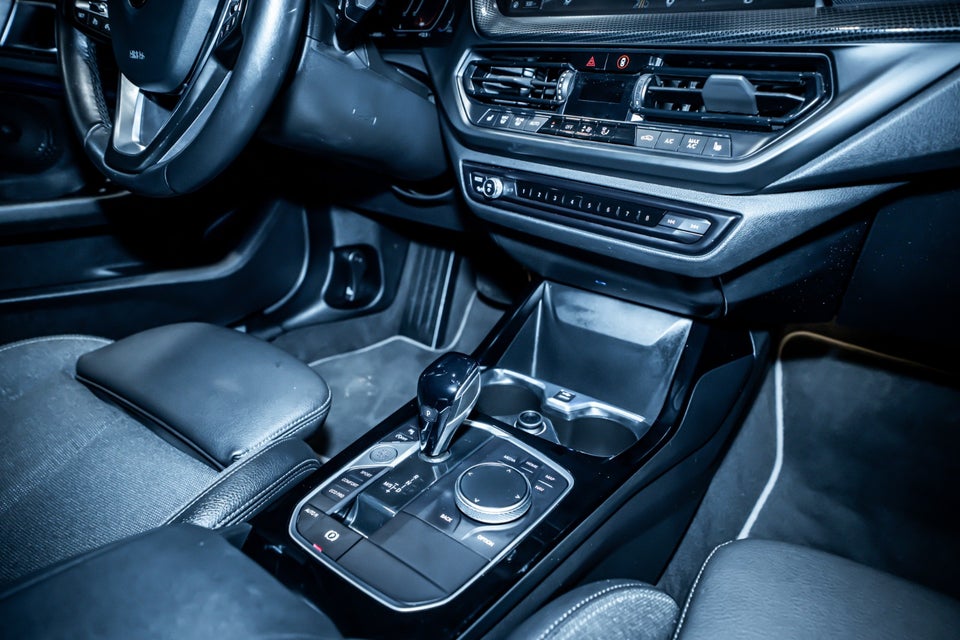 BMW 118i 1,5 Sport Line aut. 5d