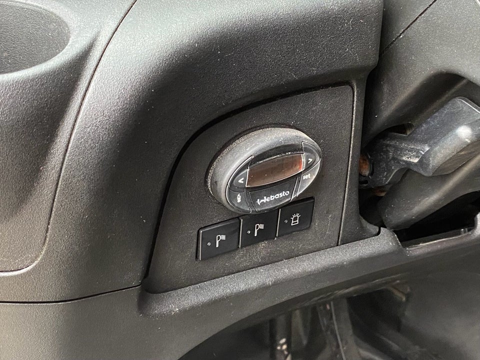 Iveco Daily 3,0 35S18 Db.Kab m/lad AG8 4d