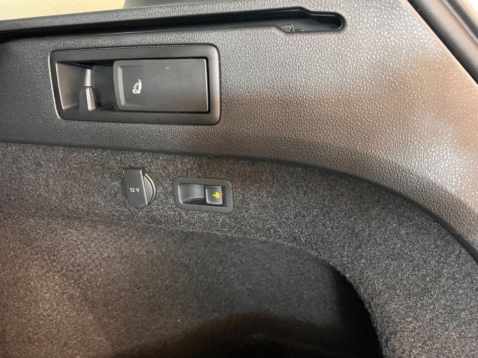 VW Passat 2,0 TDi 150 Elegance+ Variant DSG 5d