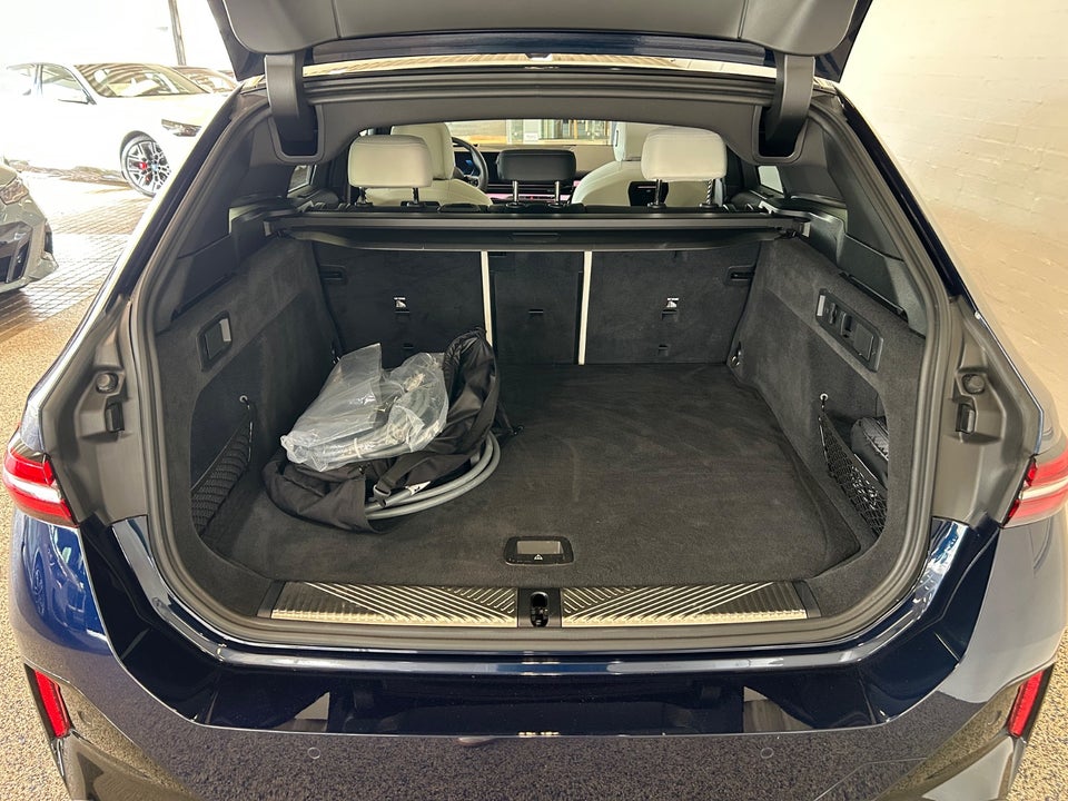 BMW i5 eDrive40 Touring Fully Charged M-Sport 5d