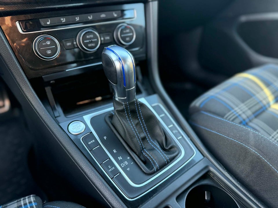 VW Golf VII 1,4 GTE DSG 5d