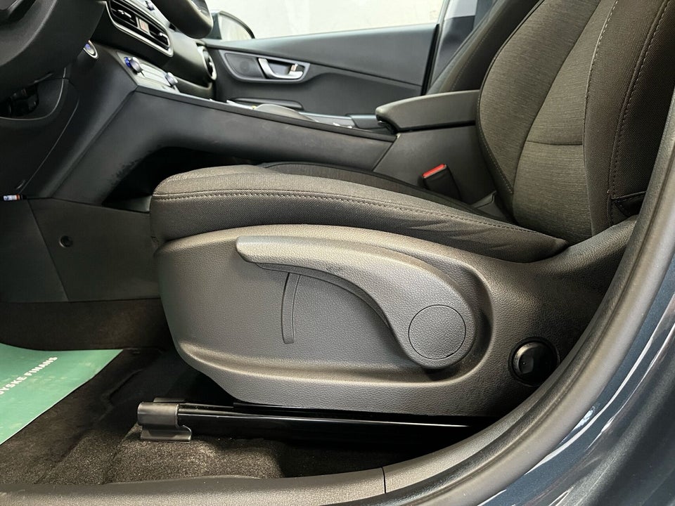 Hyundai Kona 39 EV Essential 5d