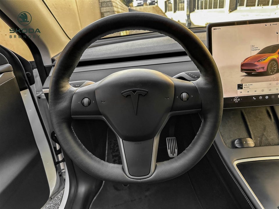 Tesla Model Y Long Range AWD 5d