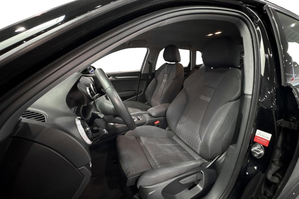 Audi A3 35 TFSi Sport Limited Sportback S-tr. 5d