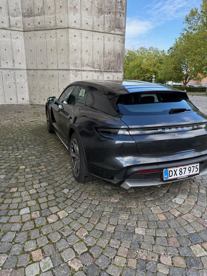 Porsche Taycan 4 Performance+ Cross Turismo 5d