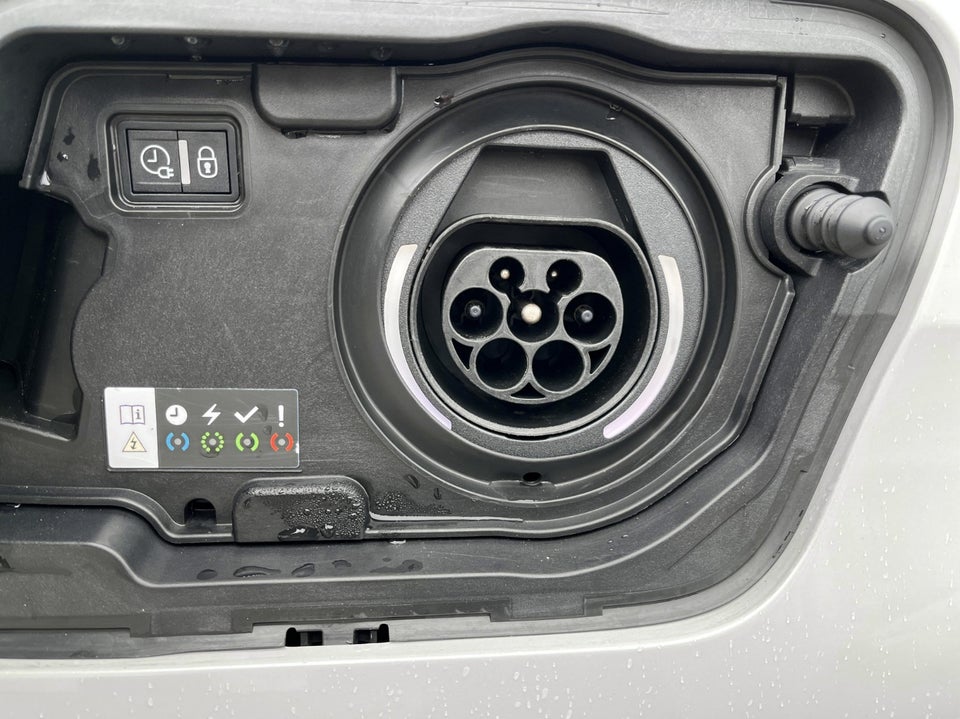 Peugeot 3008 1,6 Hybrid4 GT Premium EAT8 5d