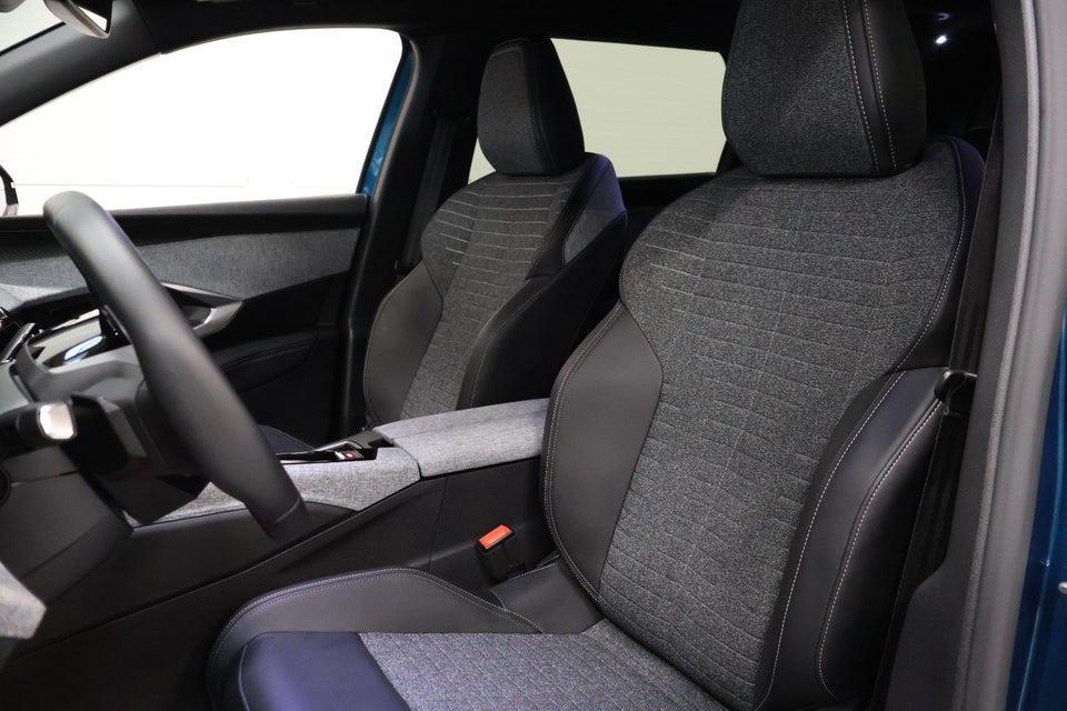 Peugeot e-5008 77 Allure Pack 7prs 5d