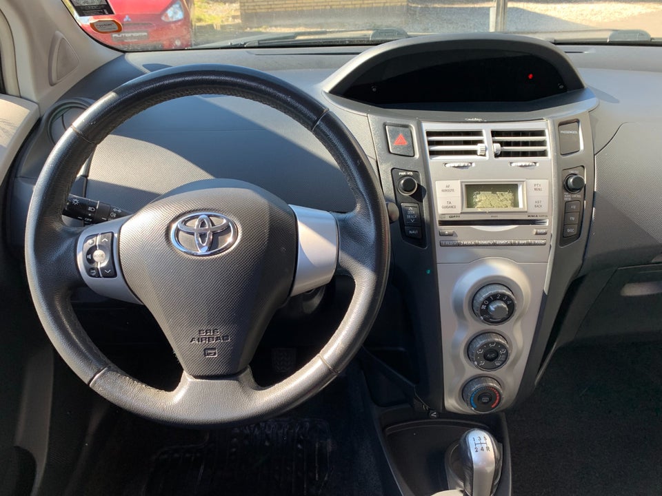 Toyota Yaris 1,3 Luna 5d