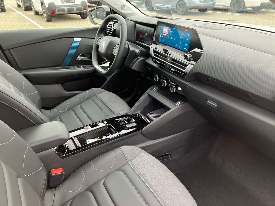 Citroën ë-C4 X 50 Shine 4d