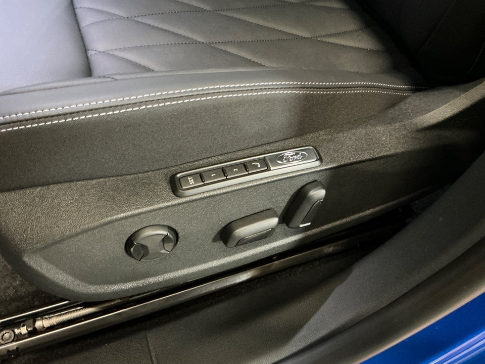 Ford Explorer 77 Premium Extended Range 5d