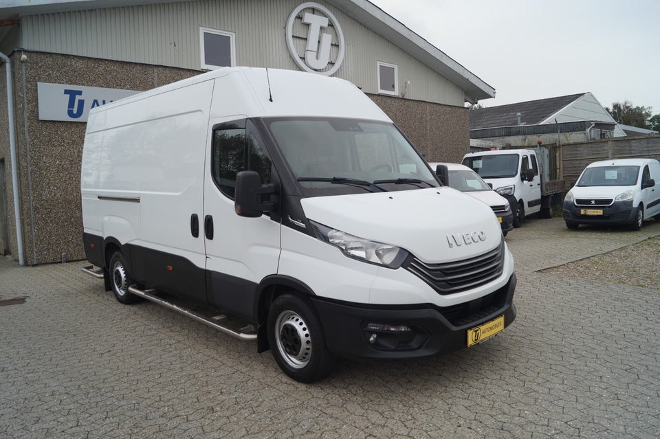 Iveco Daily 2,3 35S14 12m³ Van AG8