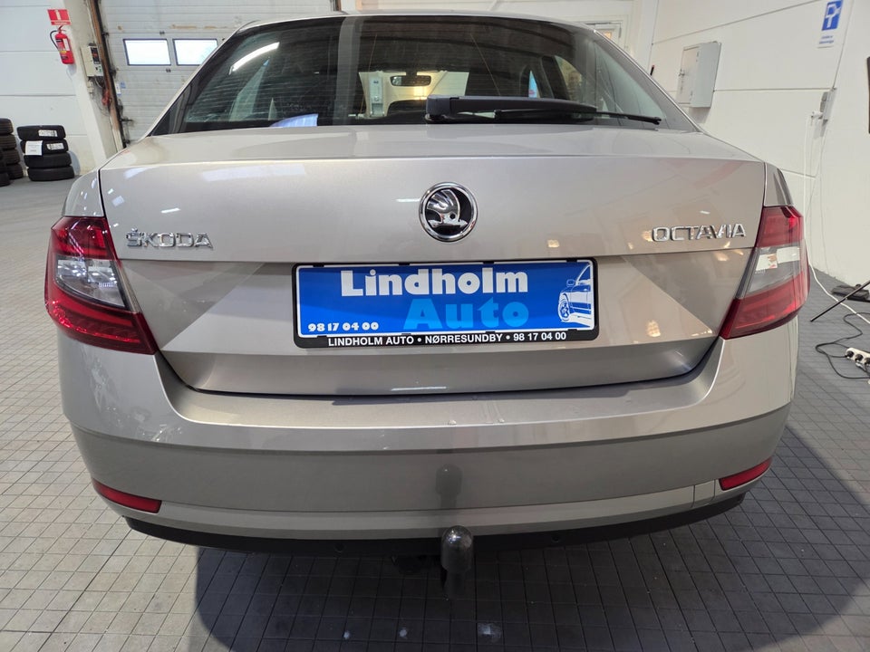 Skoda Octavia 1,6 TDi 115 Style DSG 5d