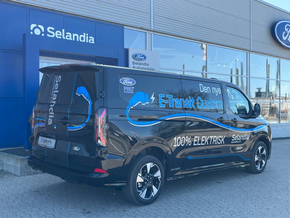 Ford Transit Custom 320L 64 Sport