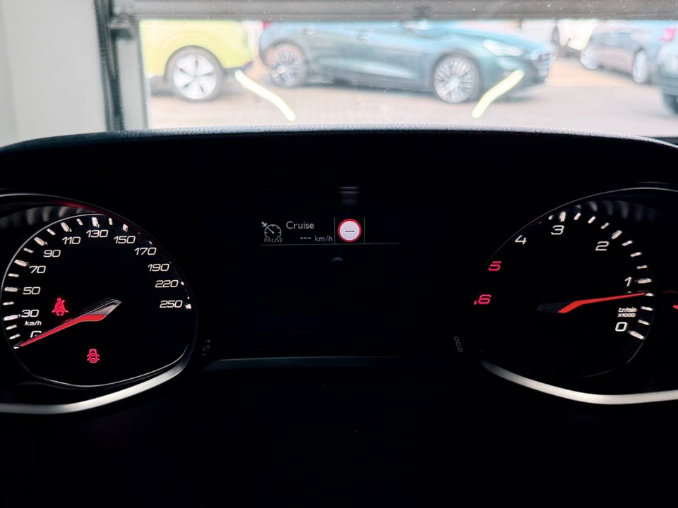 Peugeot 308 1,5 BlueHDi 130 Style 5d